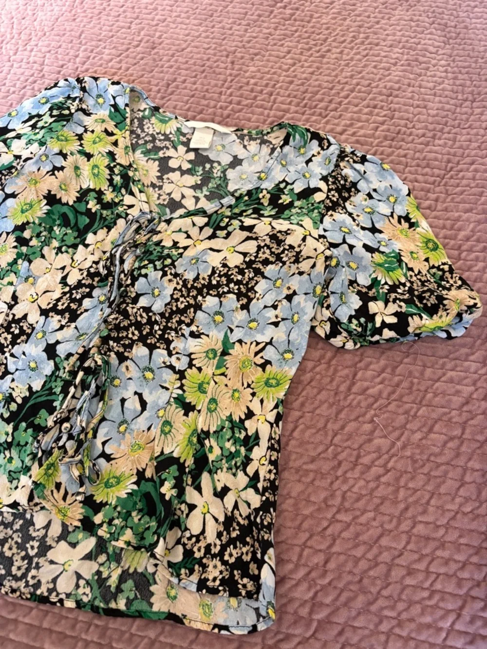 H&M Black Floral Tie-Front Puff Sleeve Top - Picture 2 of 6